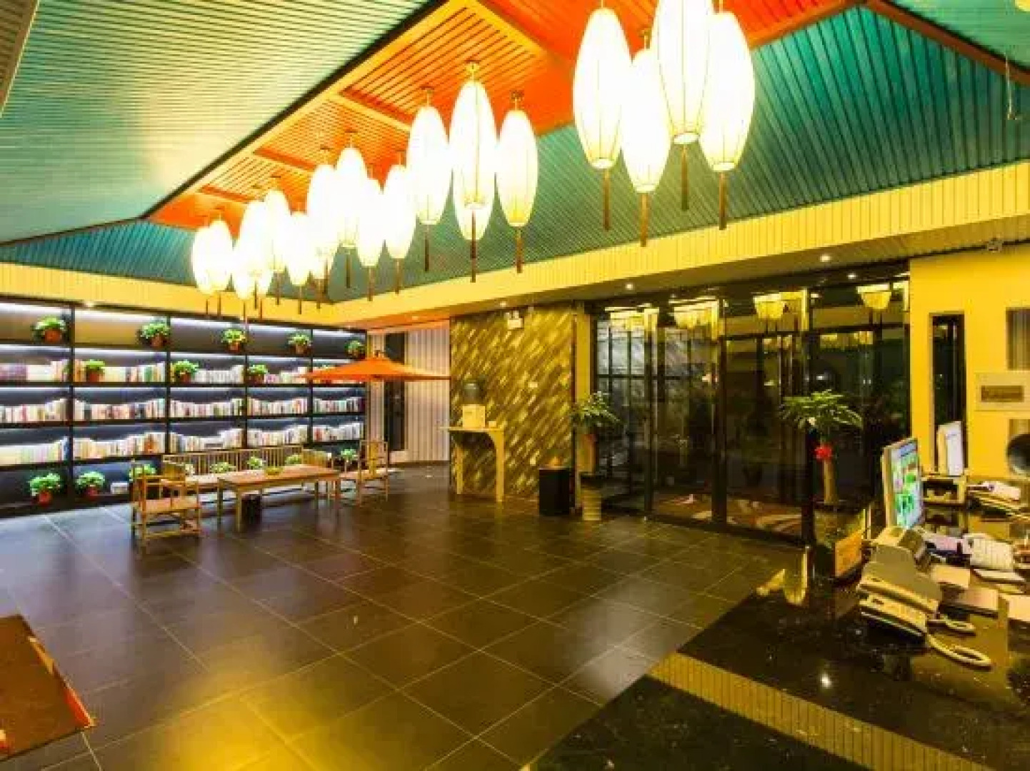 Yixian Sunshine Travel Inn (Xinxiang Hongmen University Town Branch)