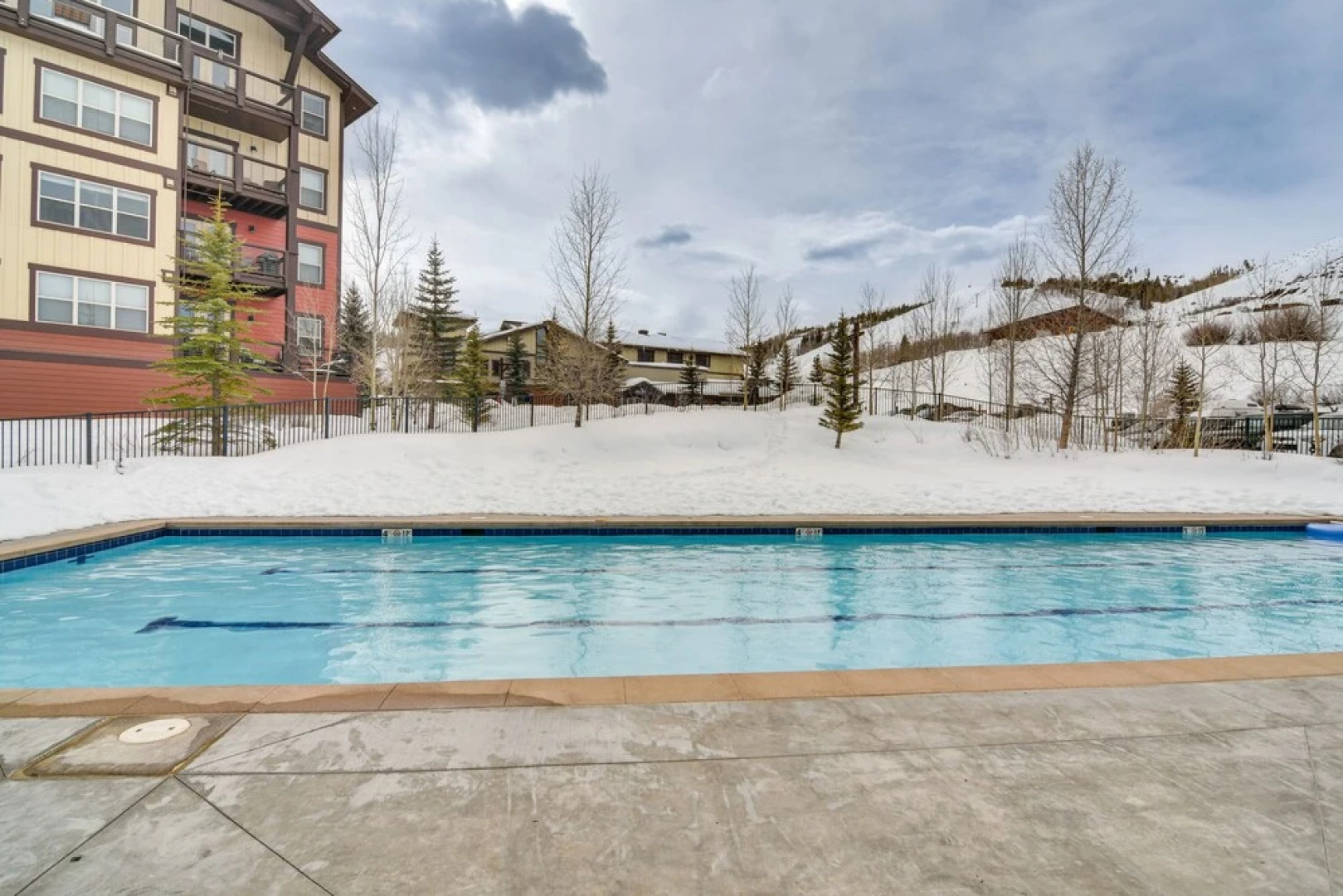 Granby Retreat w/ Community Pool: Ski-in/ski-out!