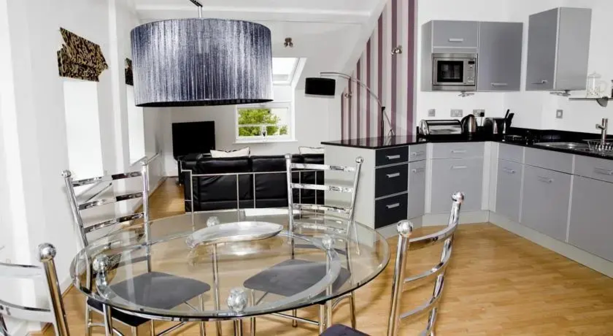 nightspace: Regent House Apartments