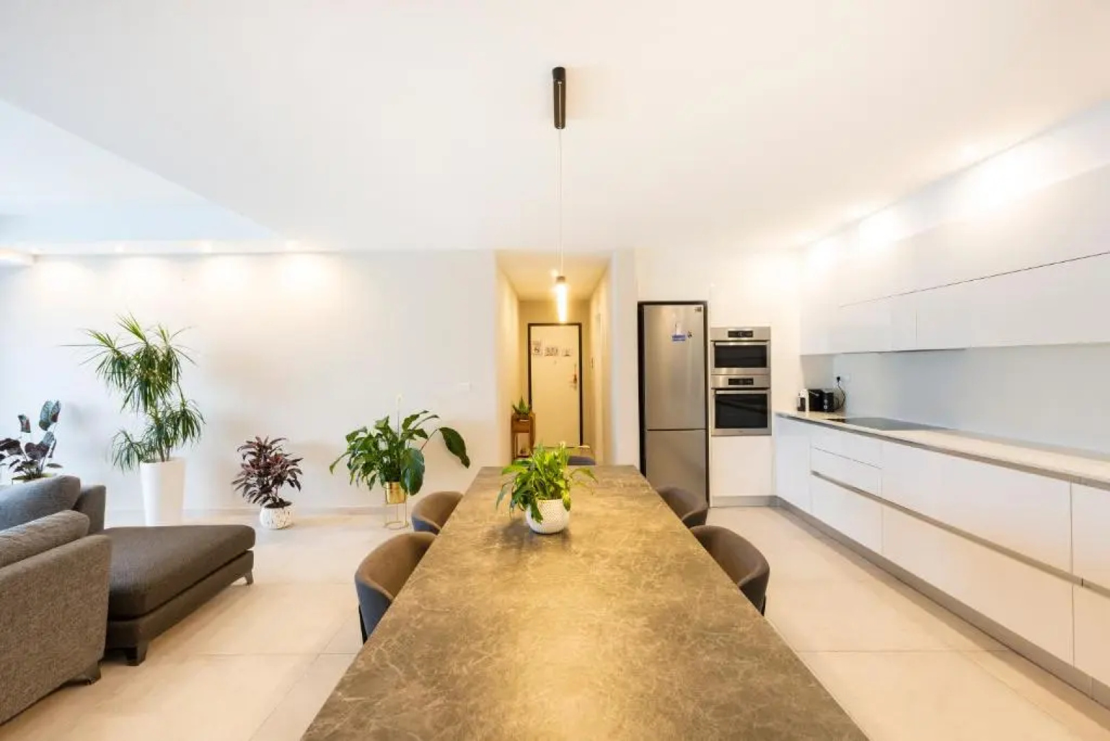 NGH12 - Lovely, spacious 2 bedroom apartment.