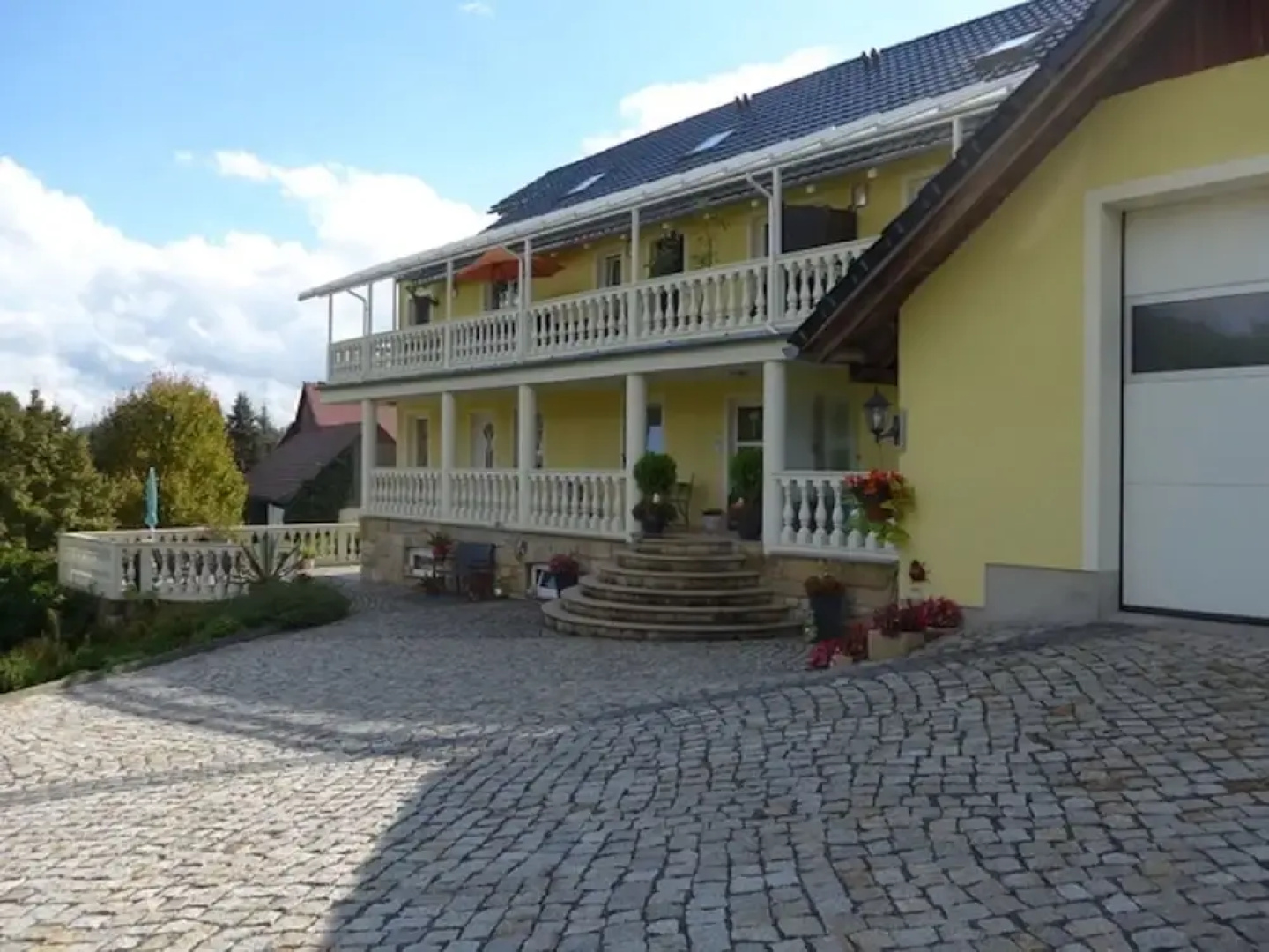 Roomy Apartment in Lichtenhain With Pond