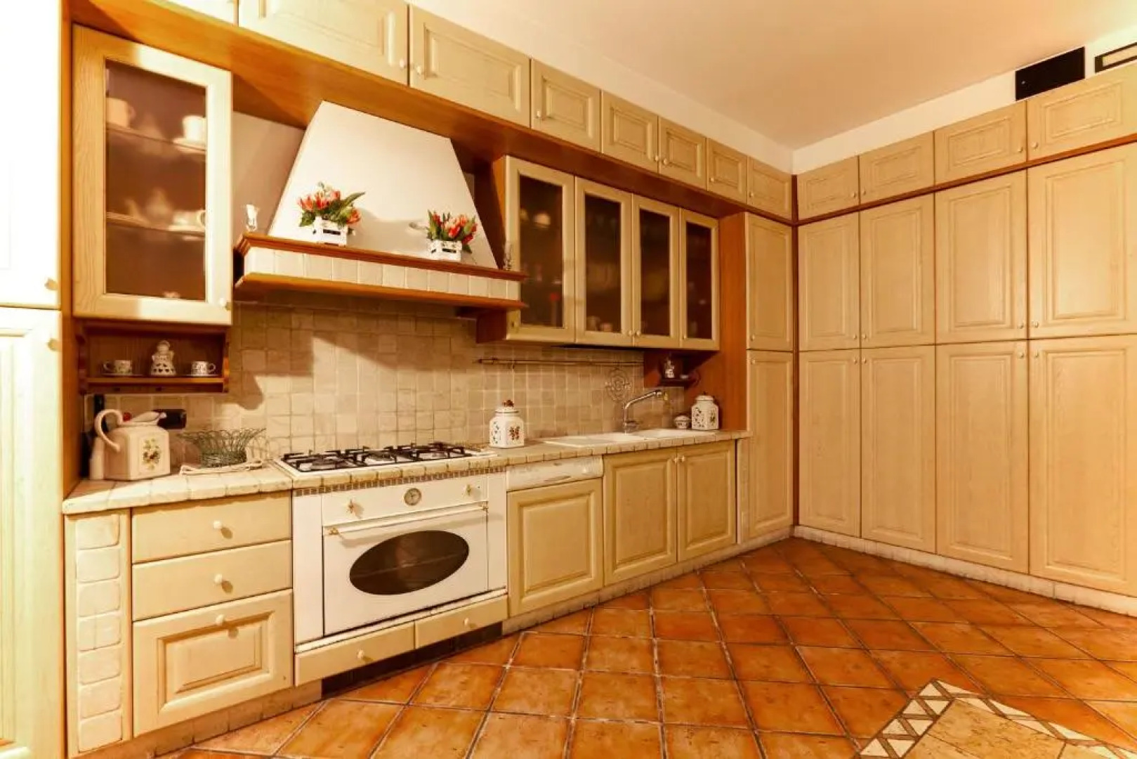 Villa piscina, campo calcetto, tennis, sauna m850