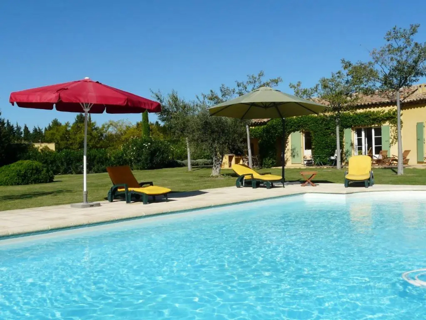 Agréable Villa Familiale Avec Piscine Chauffée, Grand Jardin, Située Proche du Centre du Village de Mouriès Au Coeur Des Alpilles, 10 Personnes, Ls1-140 Baguie Roso