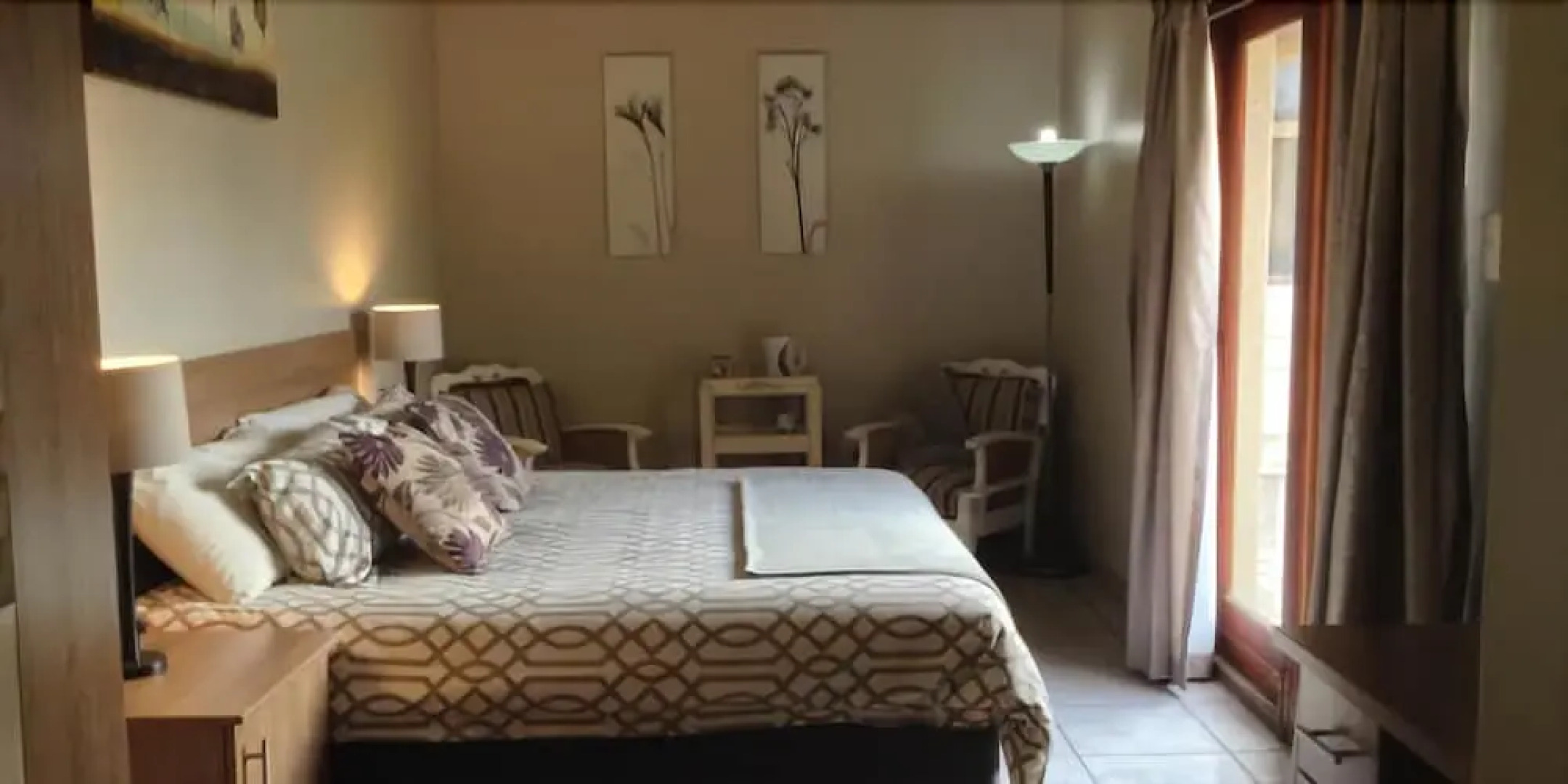 12 on Vaal Drive Guesthouse