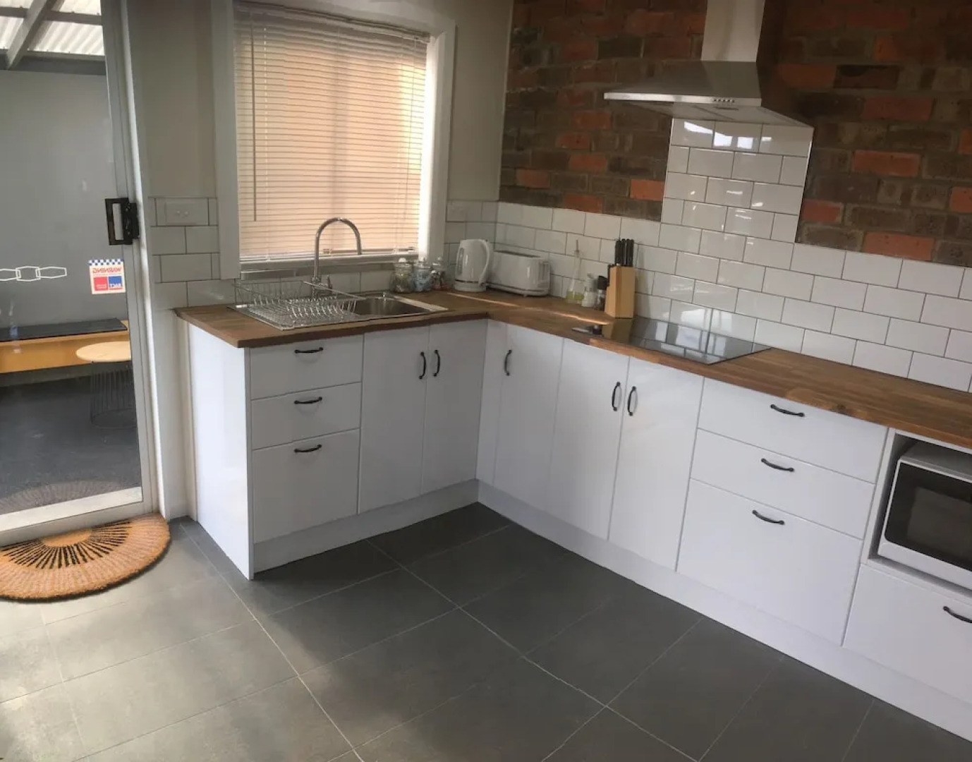 3ree Spacious & charming Apartment