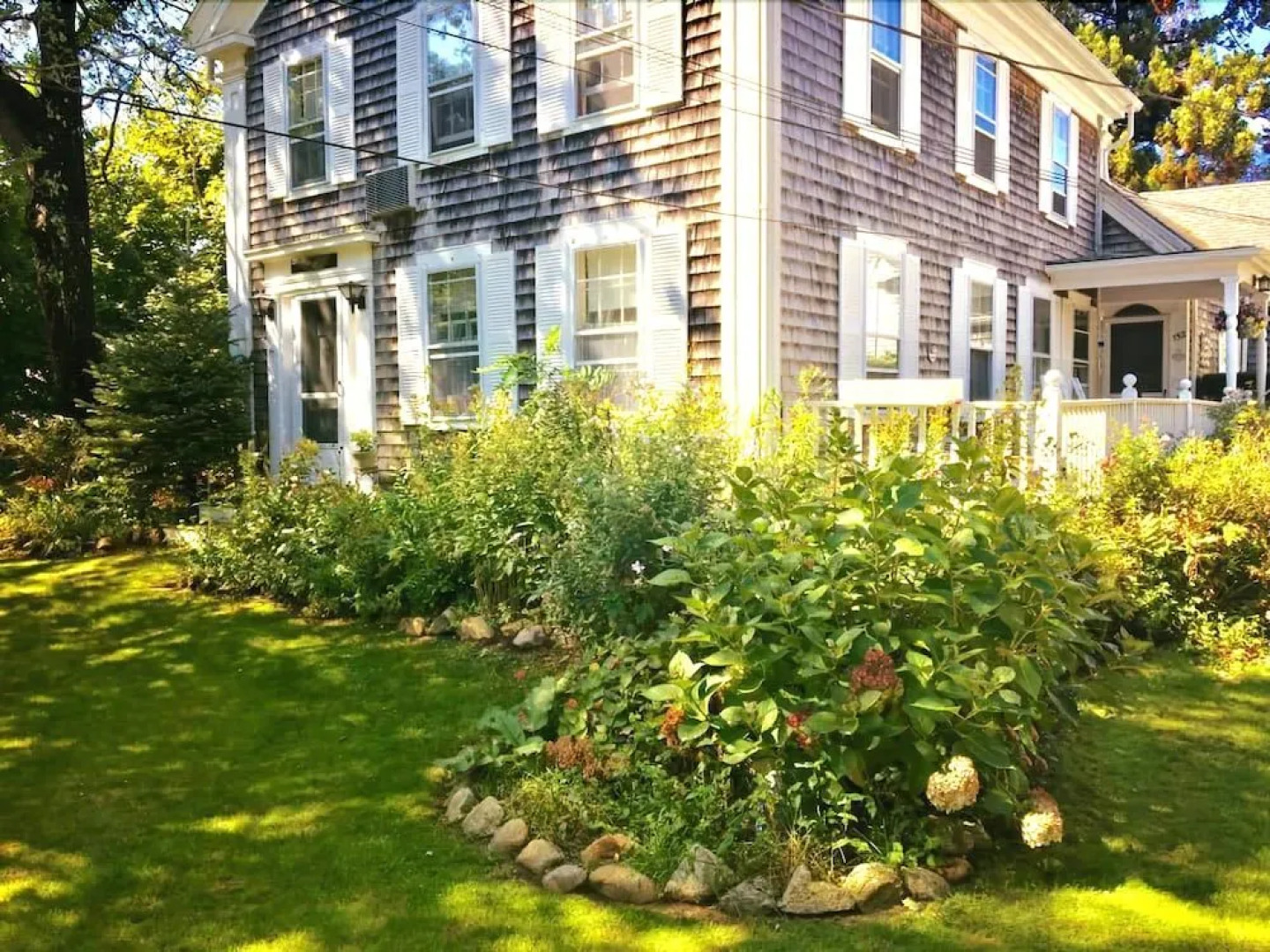 Isaiah Hall Bed & Breakfast Inn