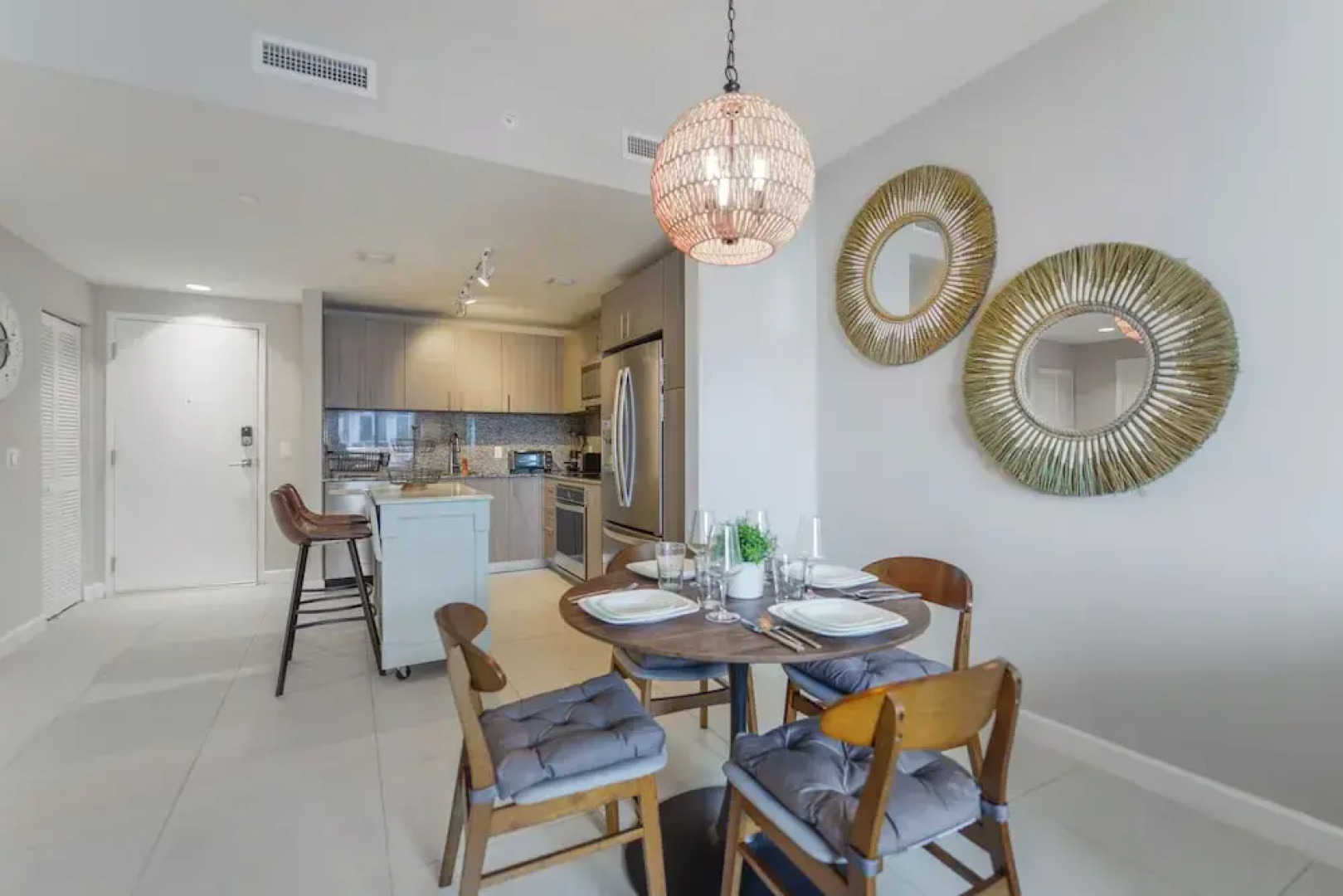 Downtown Doral Condo w-Free Parking