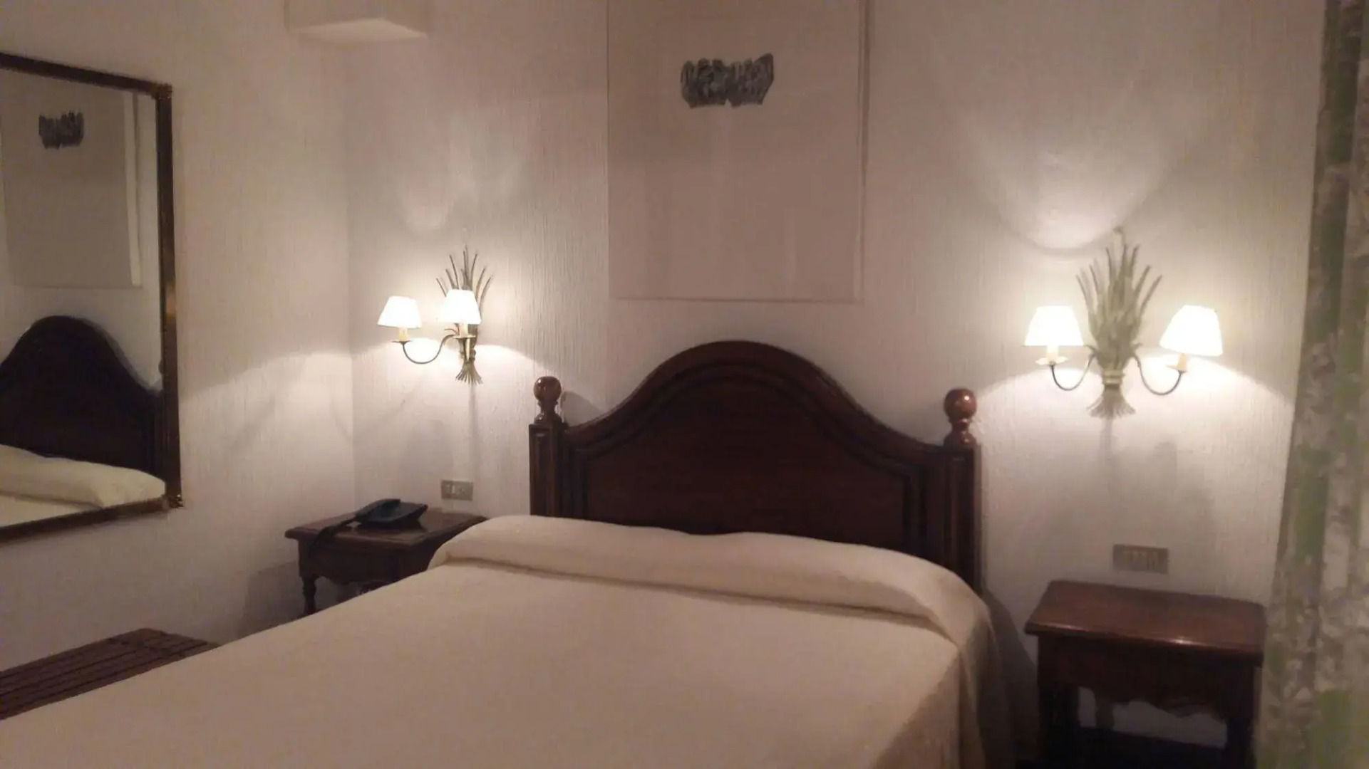 Hotel Tres Coronas de Silos