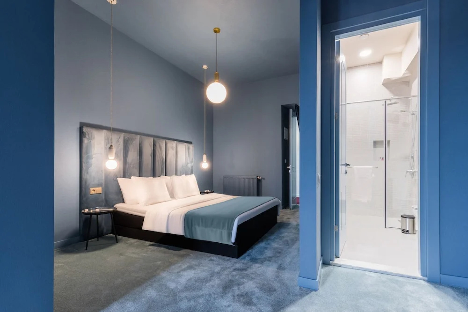 Отель HB Freeze Inn