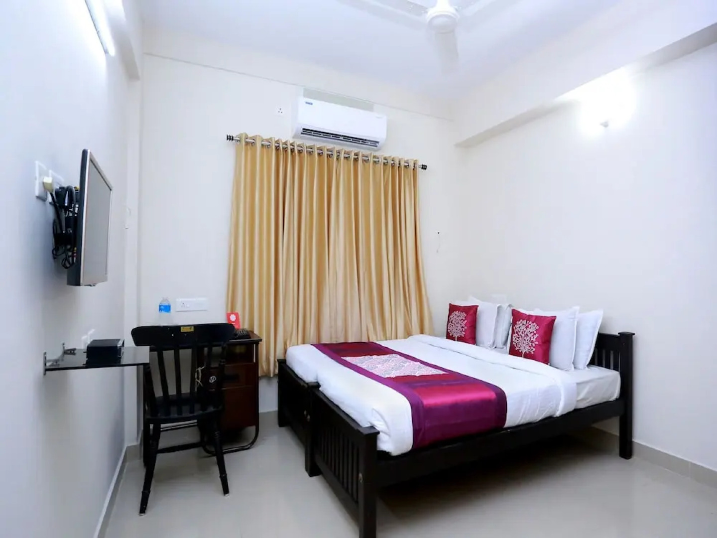 OYO 10220 near Infopark