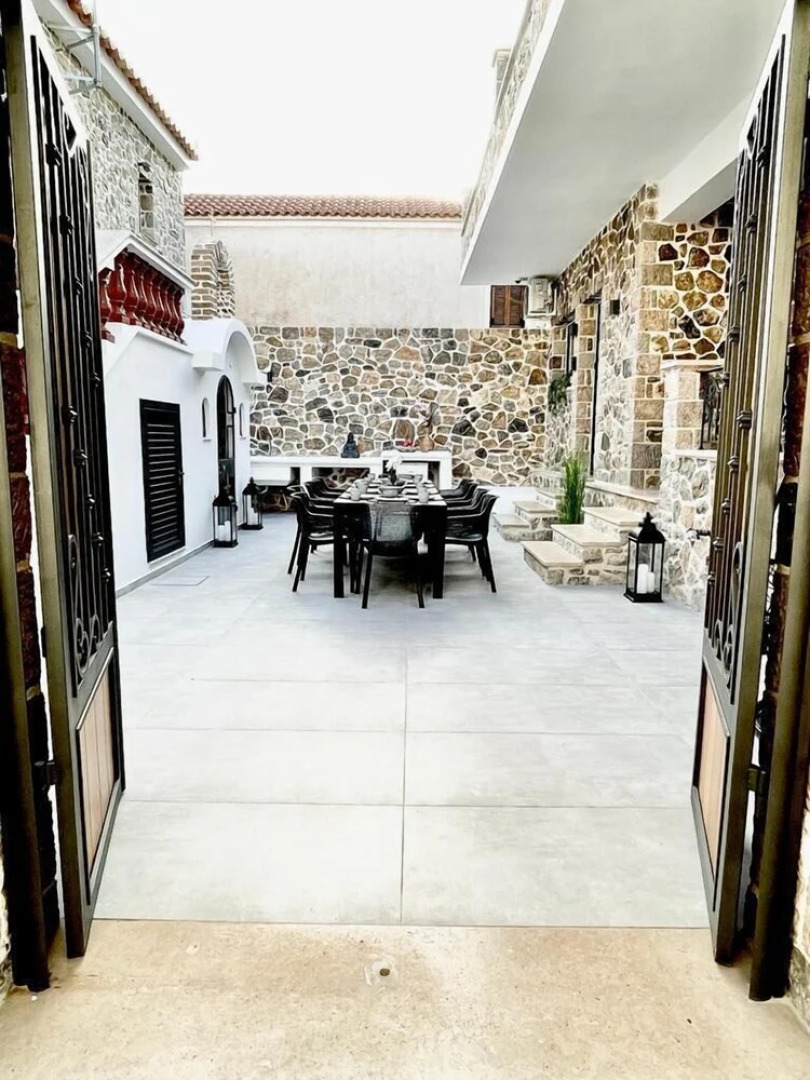 Trocadero Luxury Suites