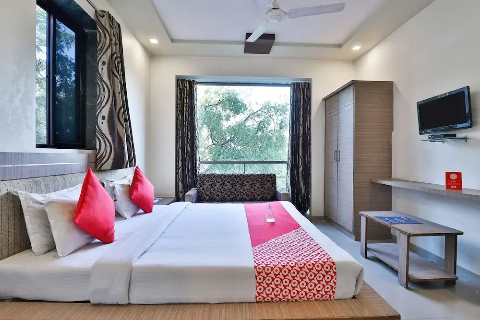 OYO 2389 Hotel The Grand Pritam