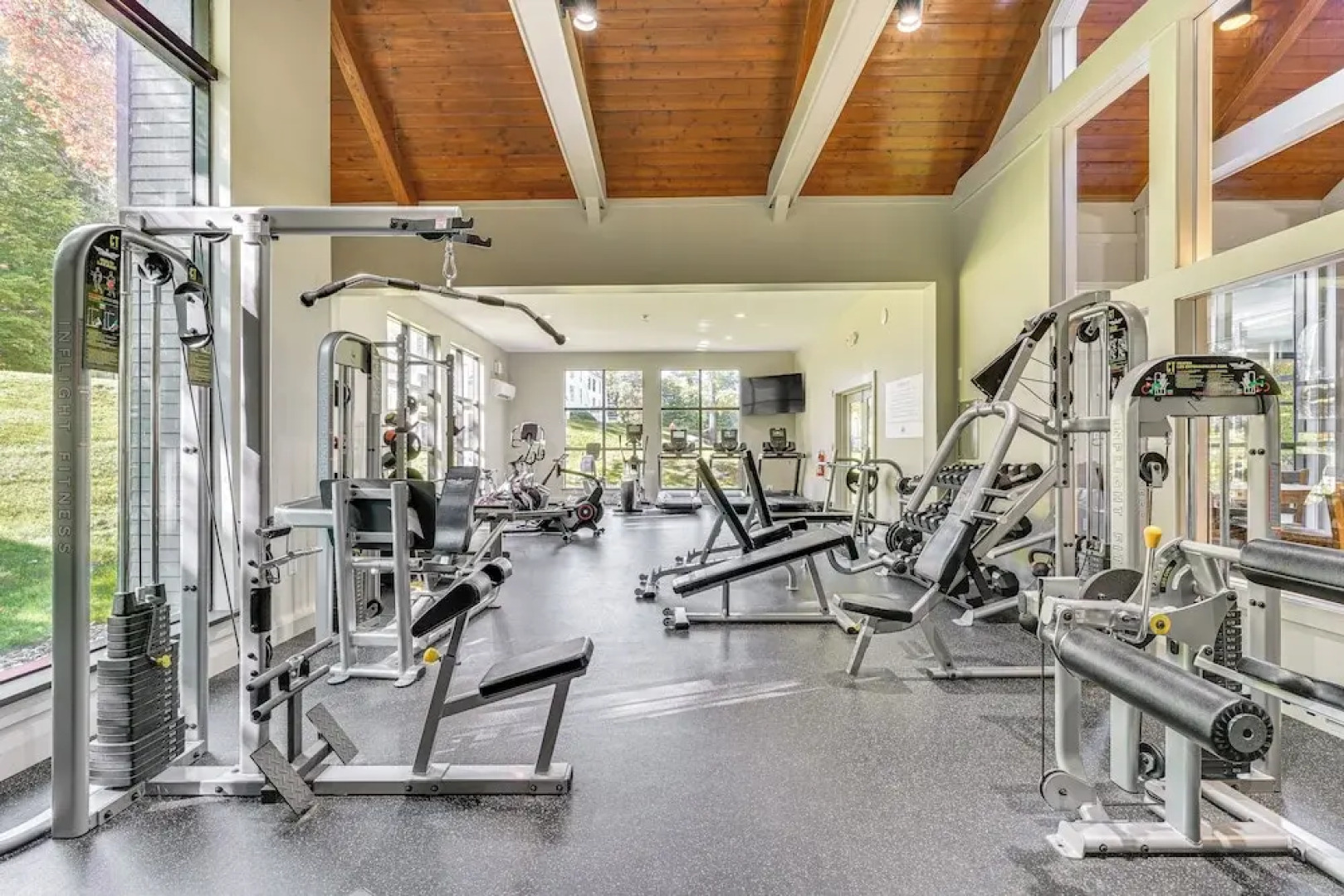 Walk to Ski Lift: Spacious Condo in West Dover!