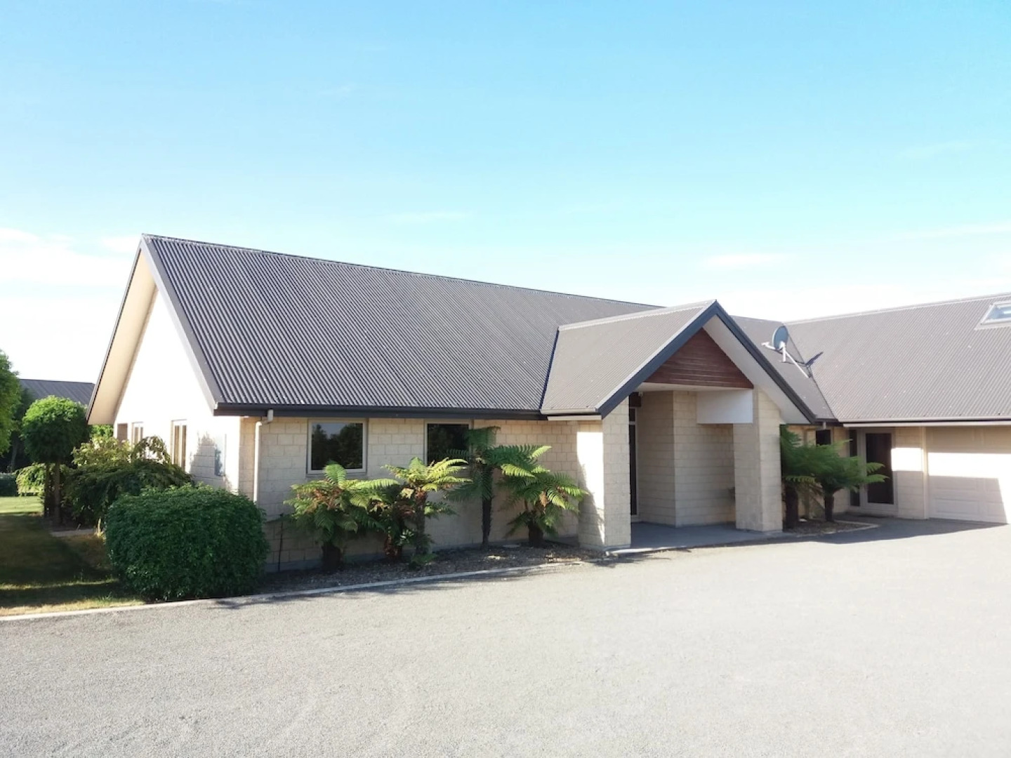 Claremont Country Lodge B&B