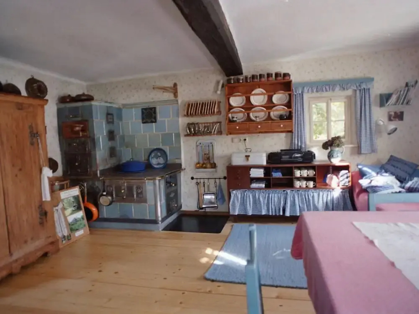 The Holler Comfortable Holiday Residence