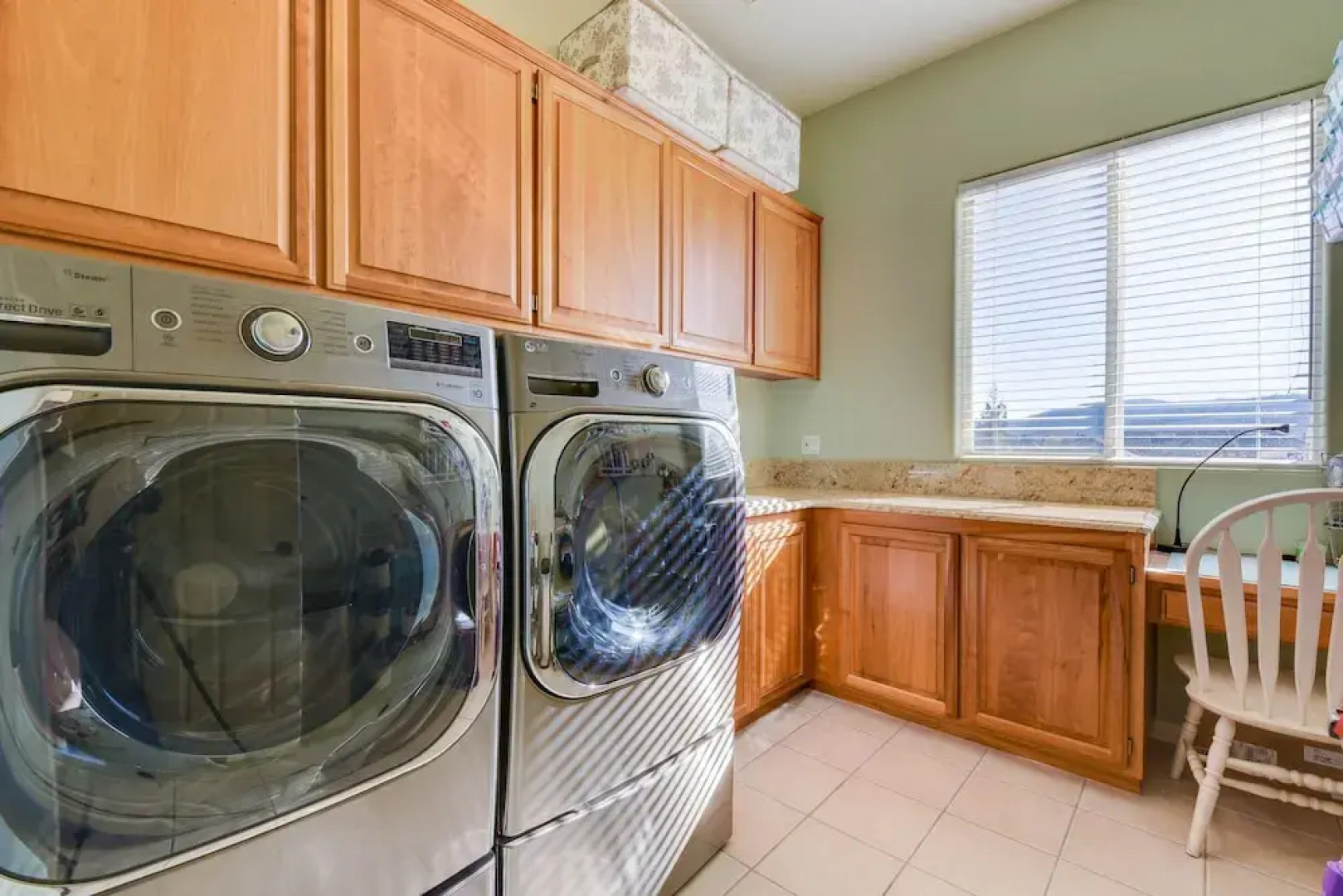 Wine-tasting, Light-filled And Kid-friendly House 5 Bedroom Home by Redawning