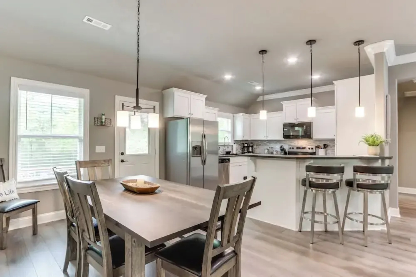 Eureka Springs Family Home - 1/2 Mi to Marina!