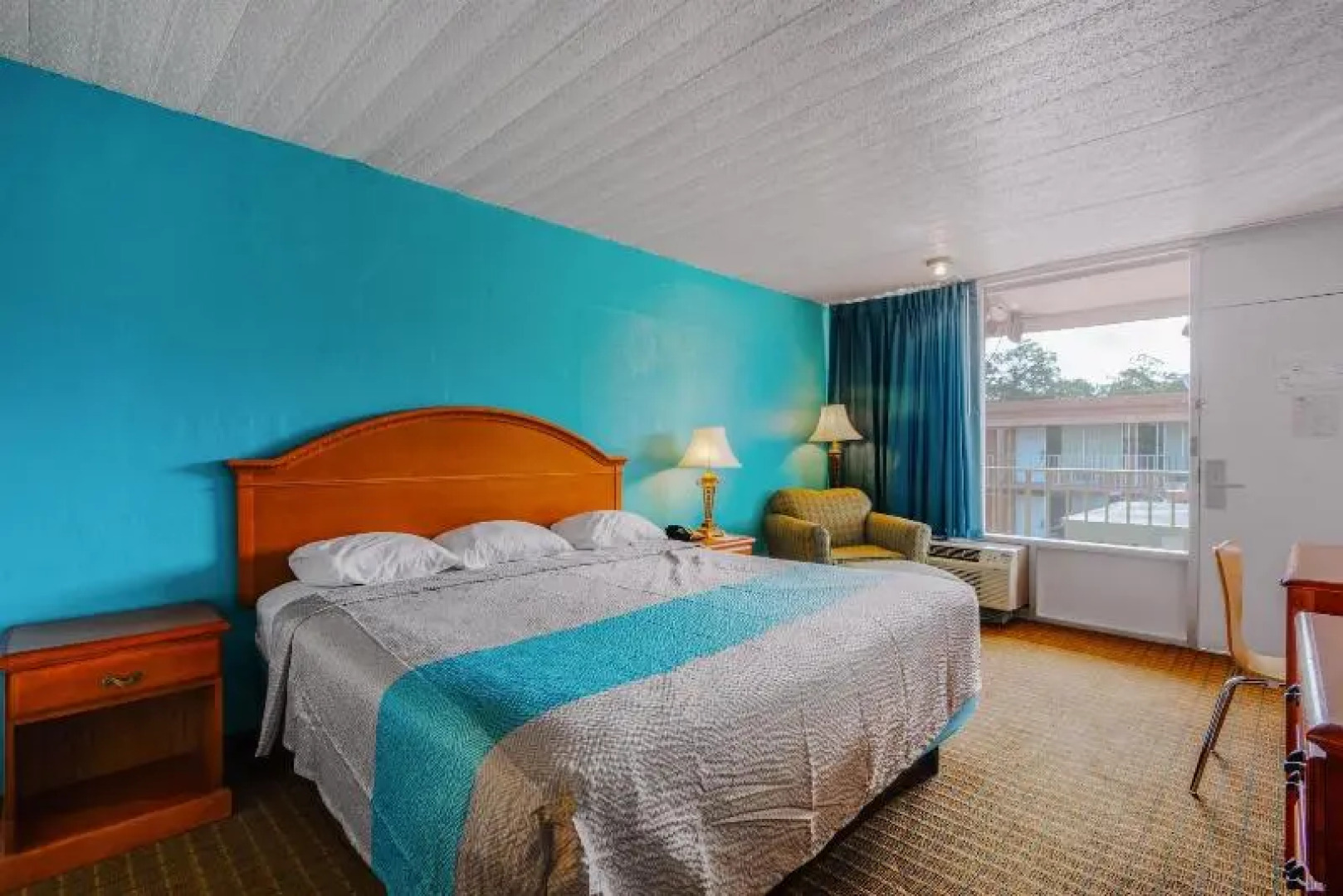 Hometowne Studios By Red Roof Vero Beach - I-95