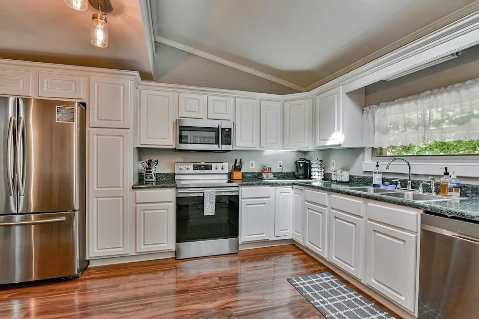 Mountain Retreat Hot Tub Asheville