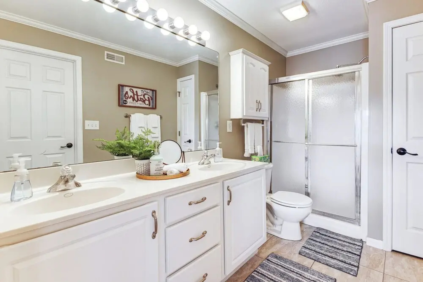 On-site Lake of the Ozarks Access: Camdenton Condo