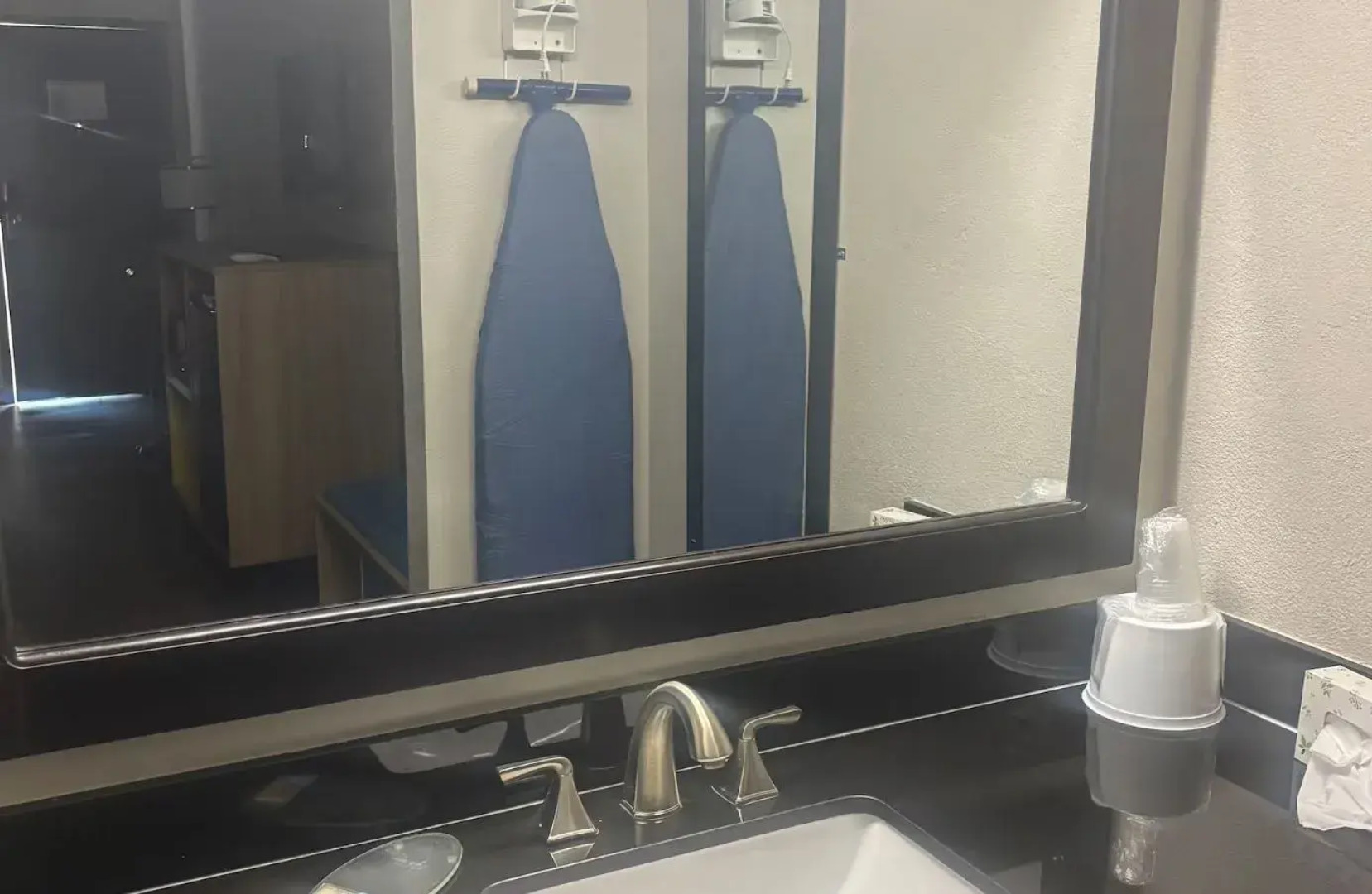 Days Inn & Suites by Wyndham Byram