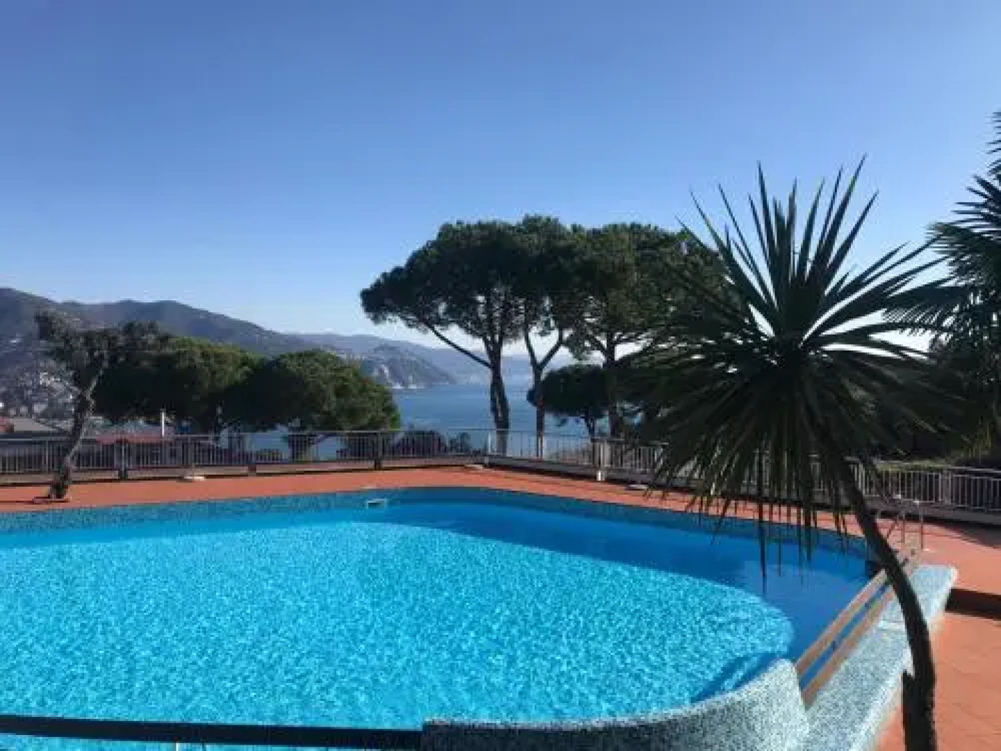 Residence "Delfino" con Piscina e Campo da Tennis