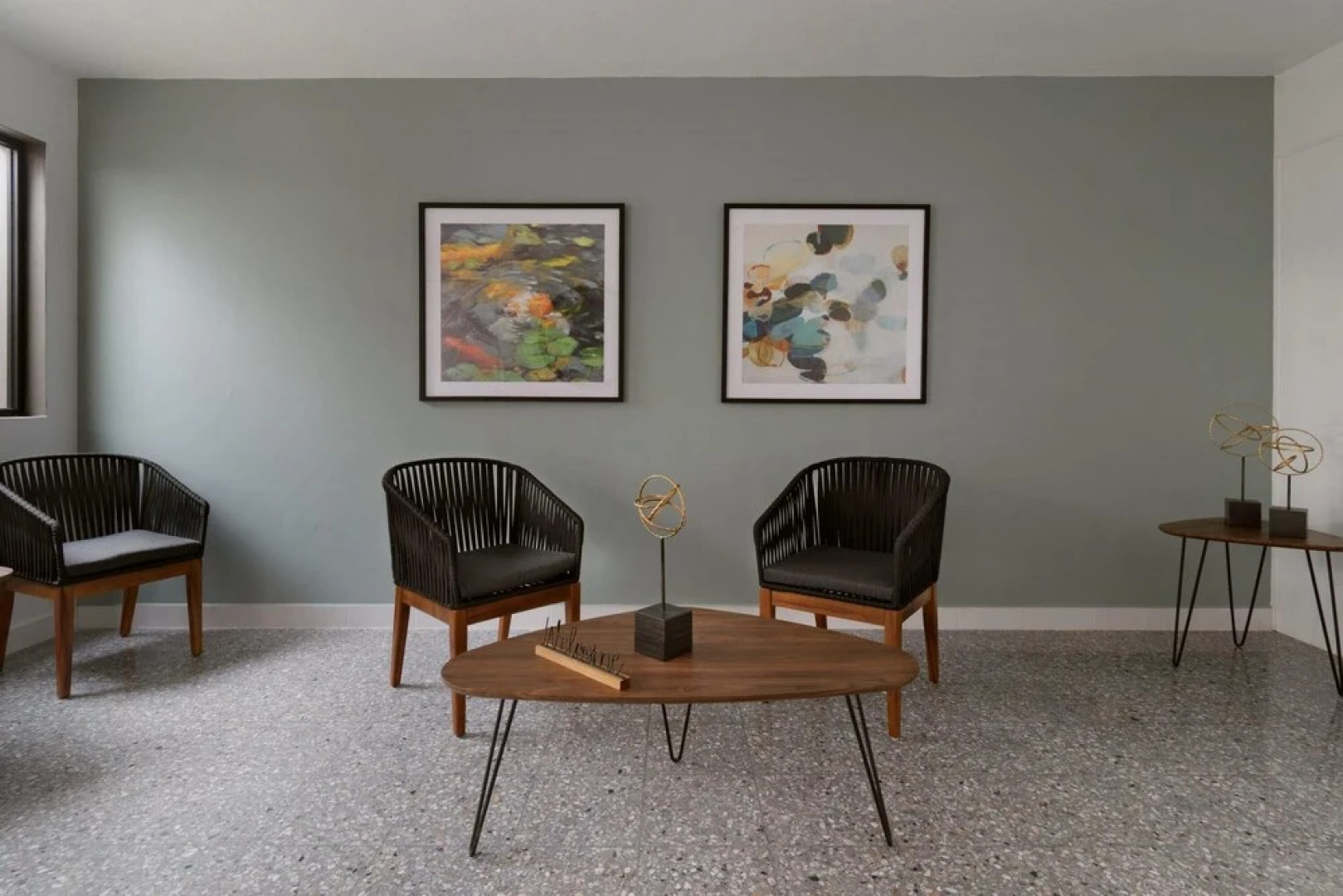 Light Filled Modern Apartment With Private Garden