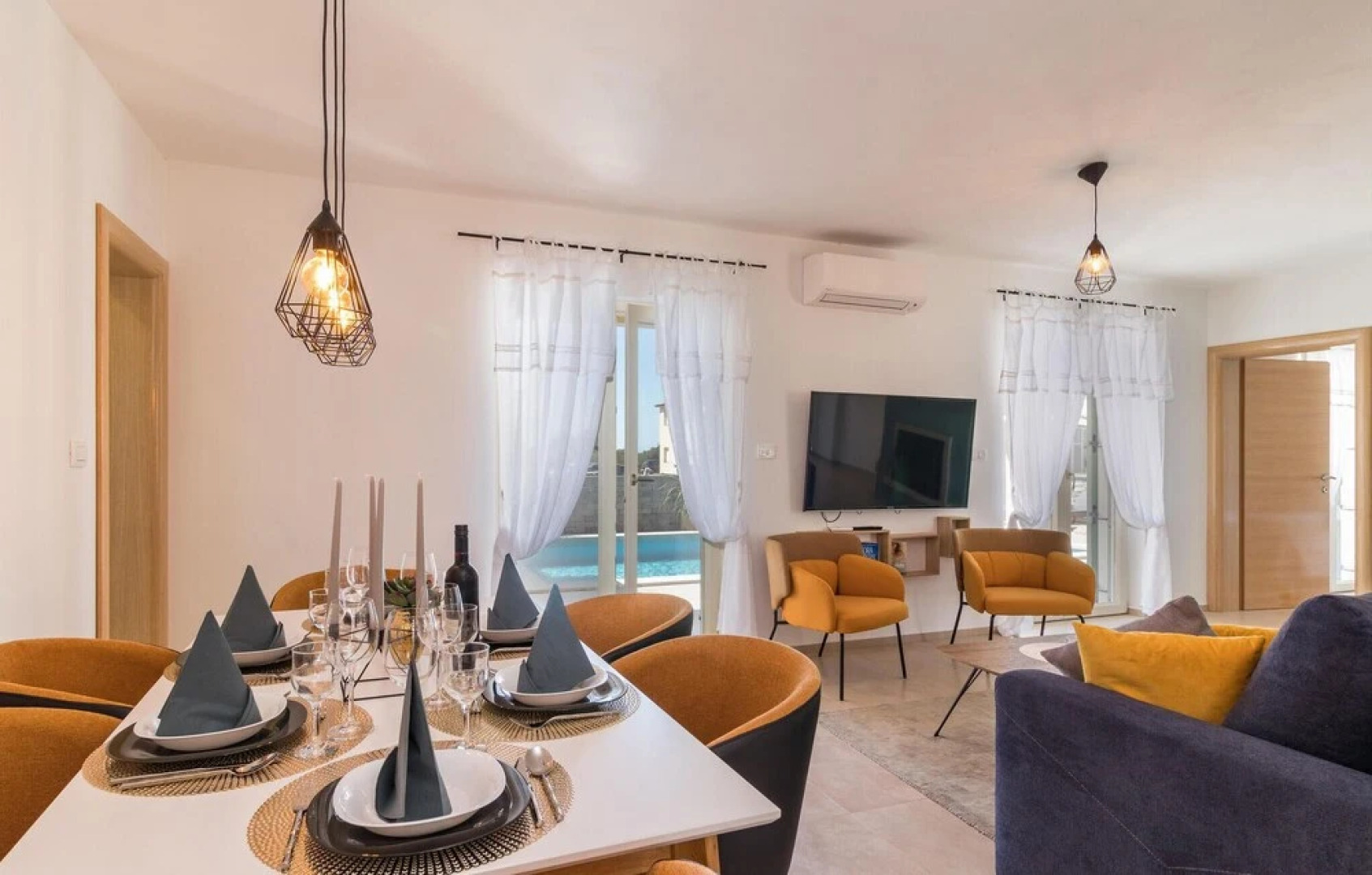 Nice Home in Peroj With Wifi, Heated Swimming Pool and 3 Bedrooms