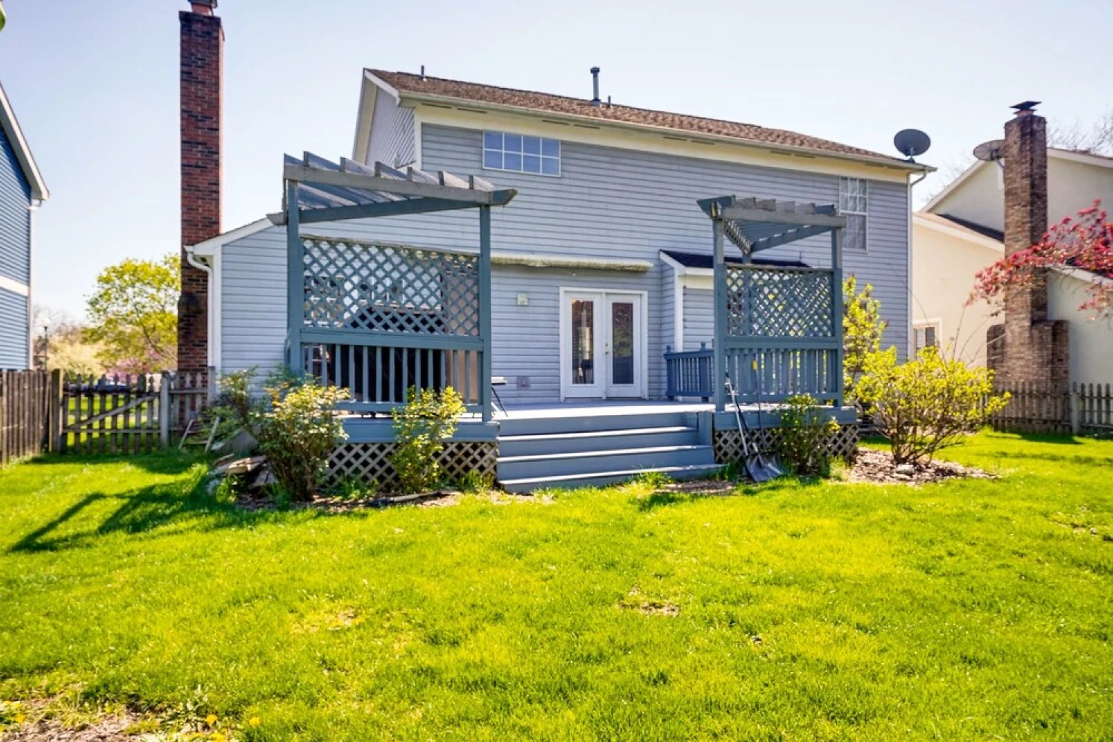 Spacious Home w/ Deck - 9 Mi to Downtown Columbus