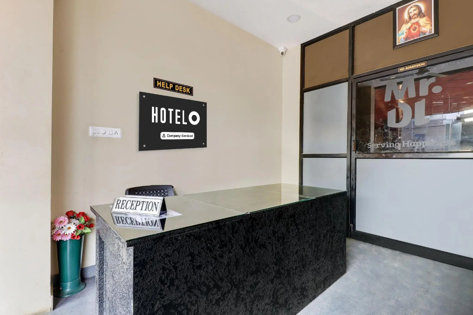 West Gate Inn & Suites By OYO Rooms