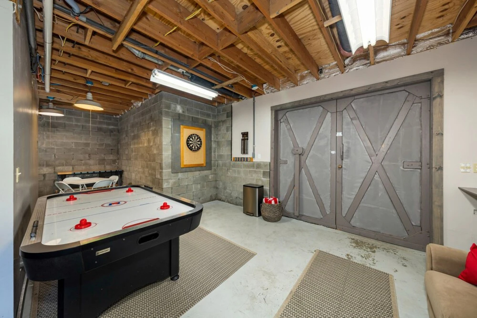 Log Cabin w/ Private Hot Tub on Wenatchee River!