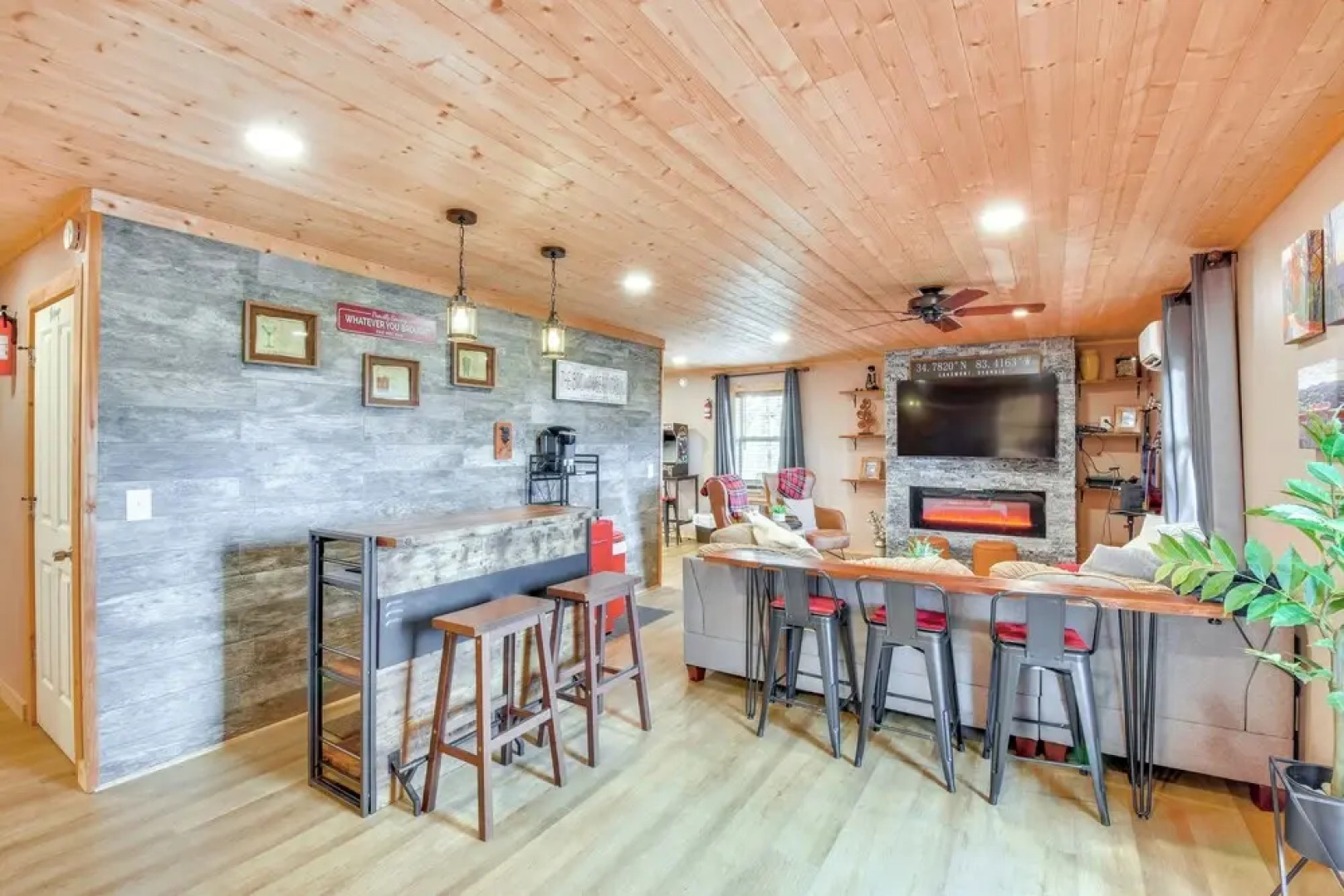 Lakemont Mountain Cabin w/ Game Room & Hot Tub!