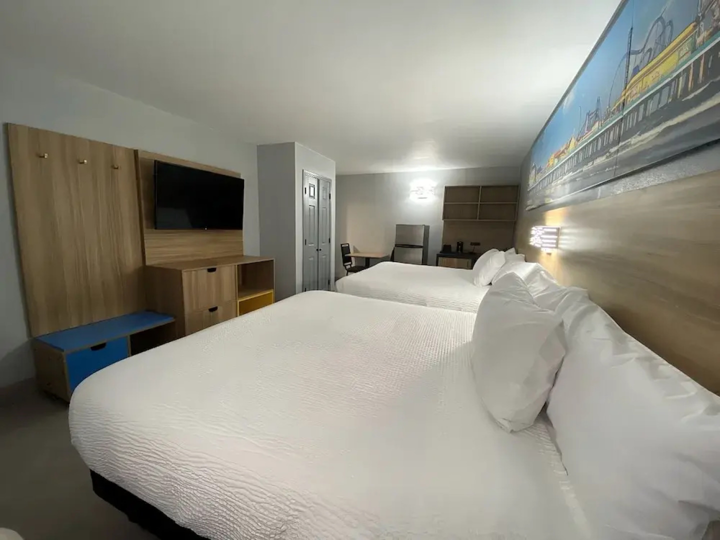 Days Inn & Suites by Wyndham Texas City