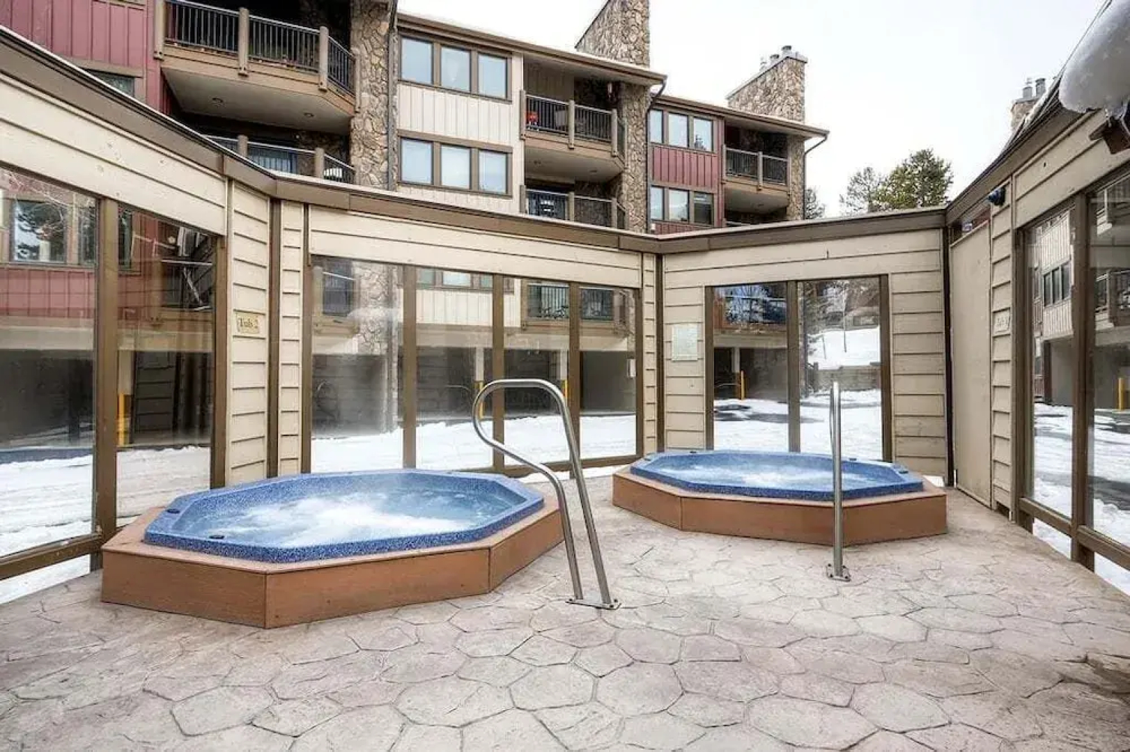 Park Place 101c 2 Bedroom Condo by RedAwning