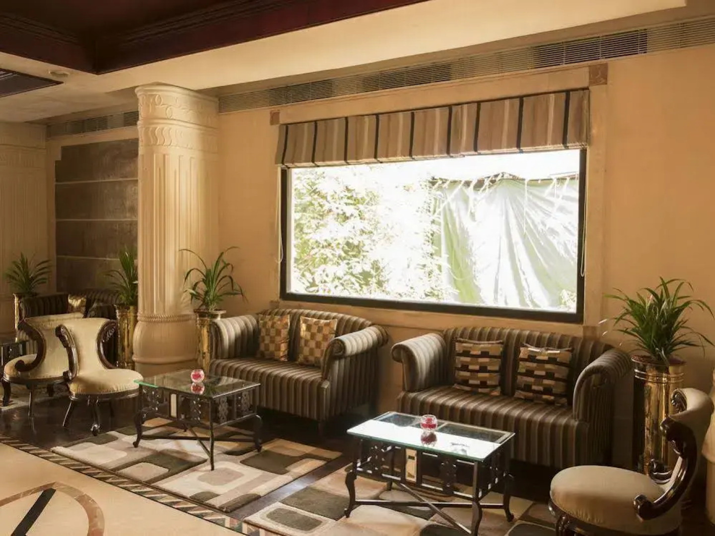 OYO Premium GS Road Near International Hospital