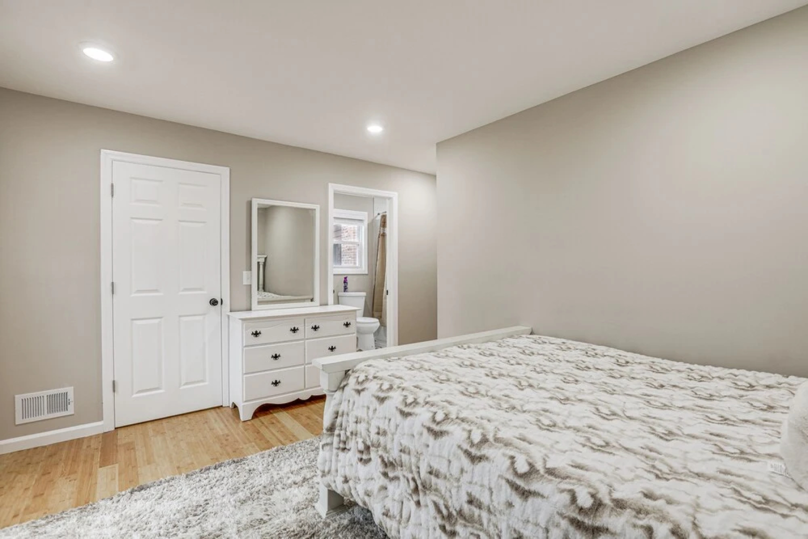 Irvington Vacation Rental ~ 20 Mi to Manhattan!