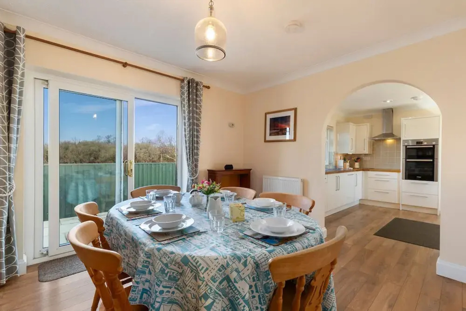 Honeyfield Lodge - Spacious Cottage Rural Views