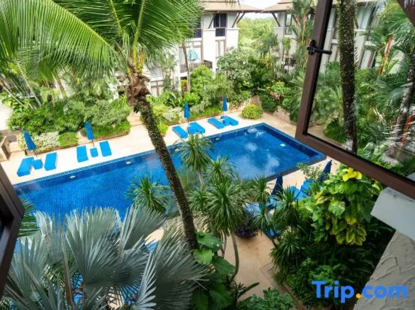 Phuket Seaview with Pool and Rooftop 4 Bedroom Skyvilla