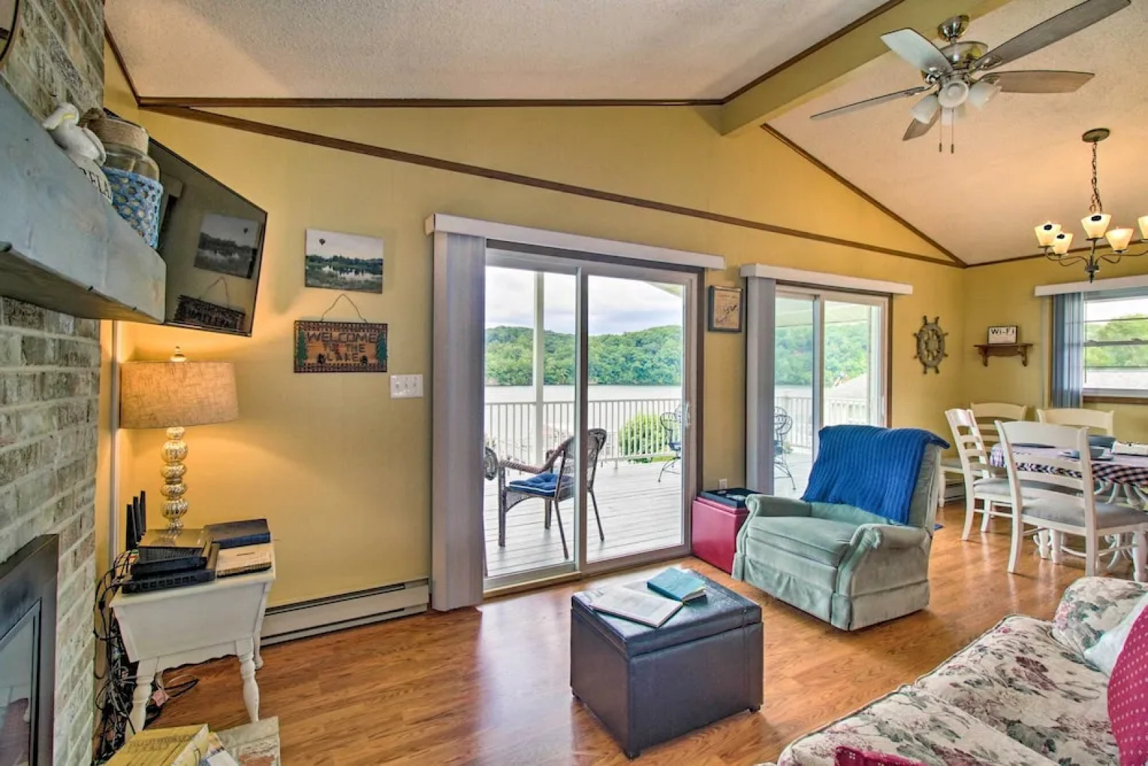 Lakefront Hiwassee Home w/ Private Dock & Deck!