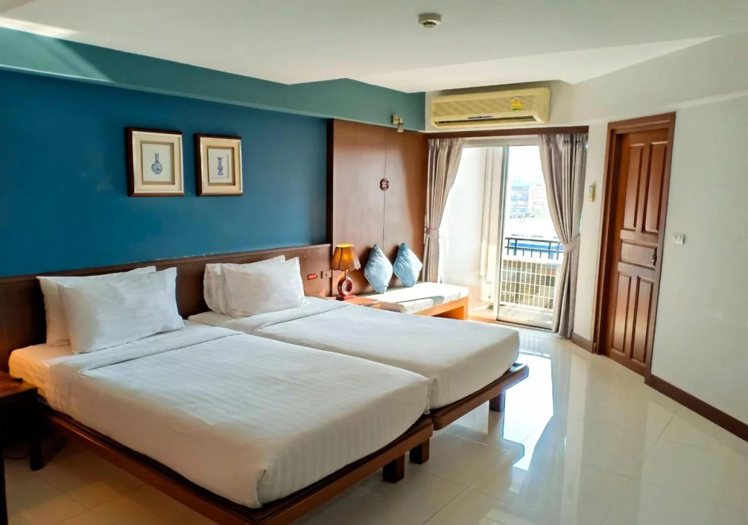 Bonito Chinos Hotel