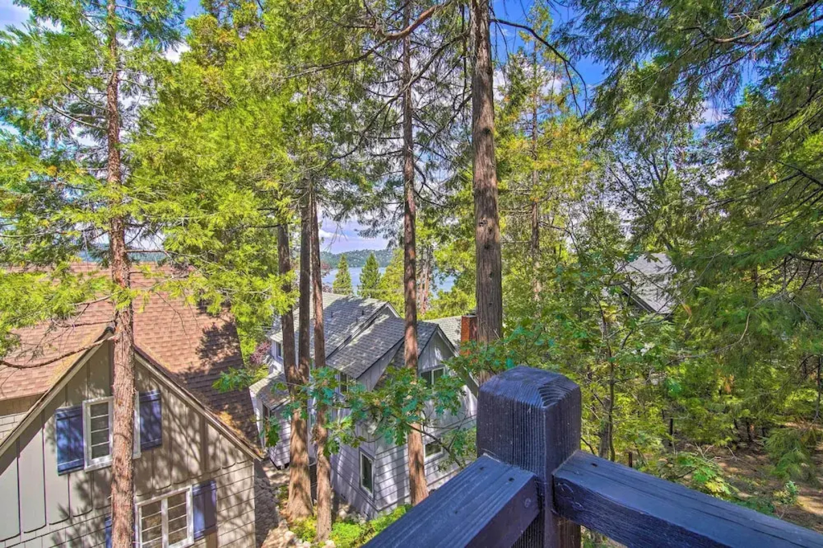 Vintage Lake Arrowhead Cabin - Walk to Lake!