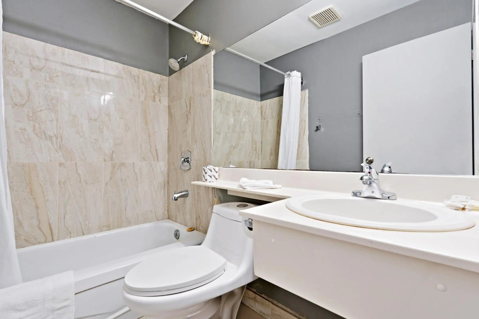Niagara Lodge & Suites