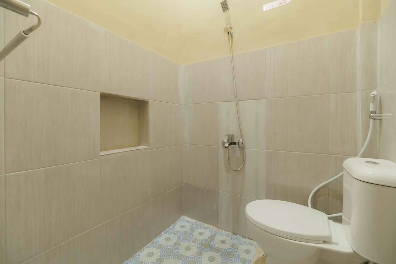 RedDoorz near Bukit Kubu Berastagi