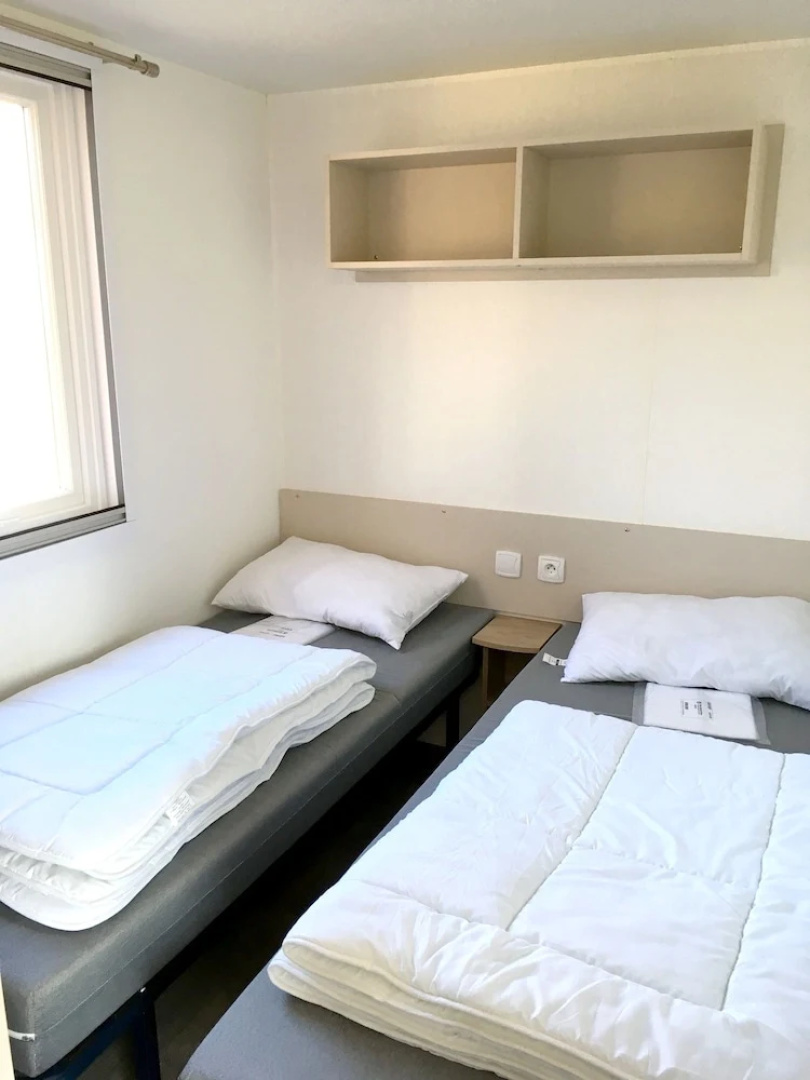 Property With 3 Bedrooms in Les Mathes, With Furnished Garden - 2 km F