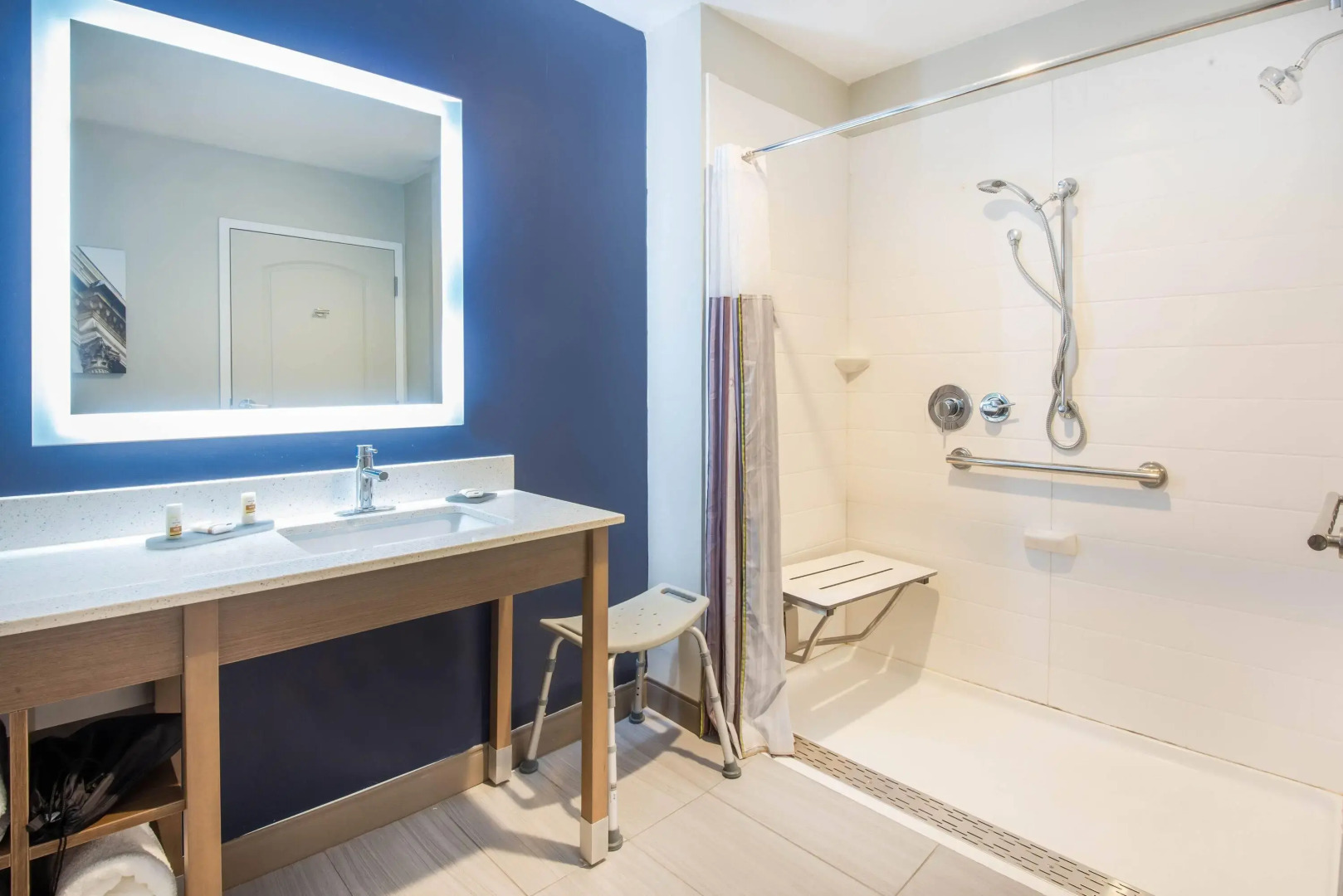 La Quinta Inn & Suites by Wyndham Buffalo Amherst