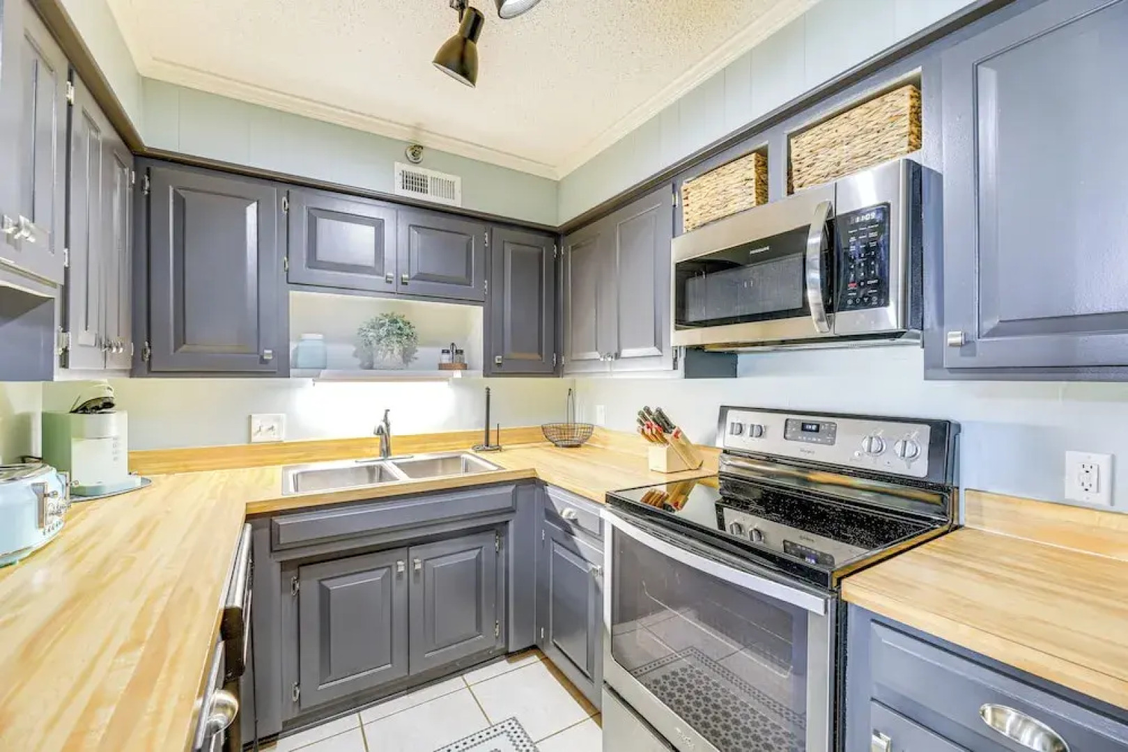 N Topsail Beach Oceanfront Condo w/ Pool!