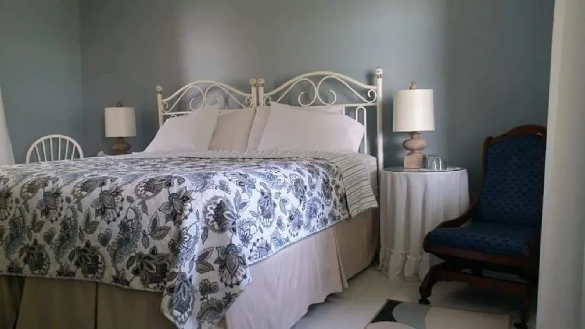 Aarons Dove House Bed & Breakfast Harbourside