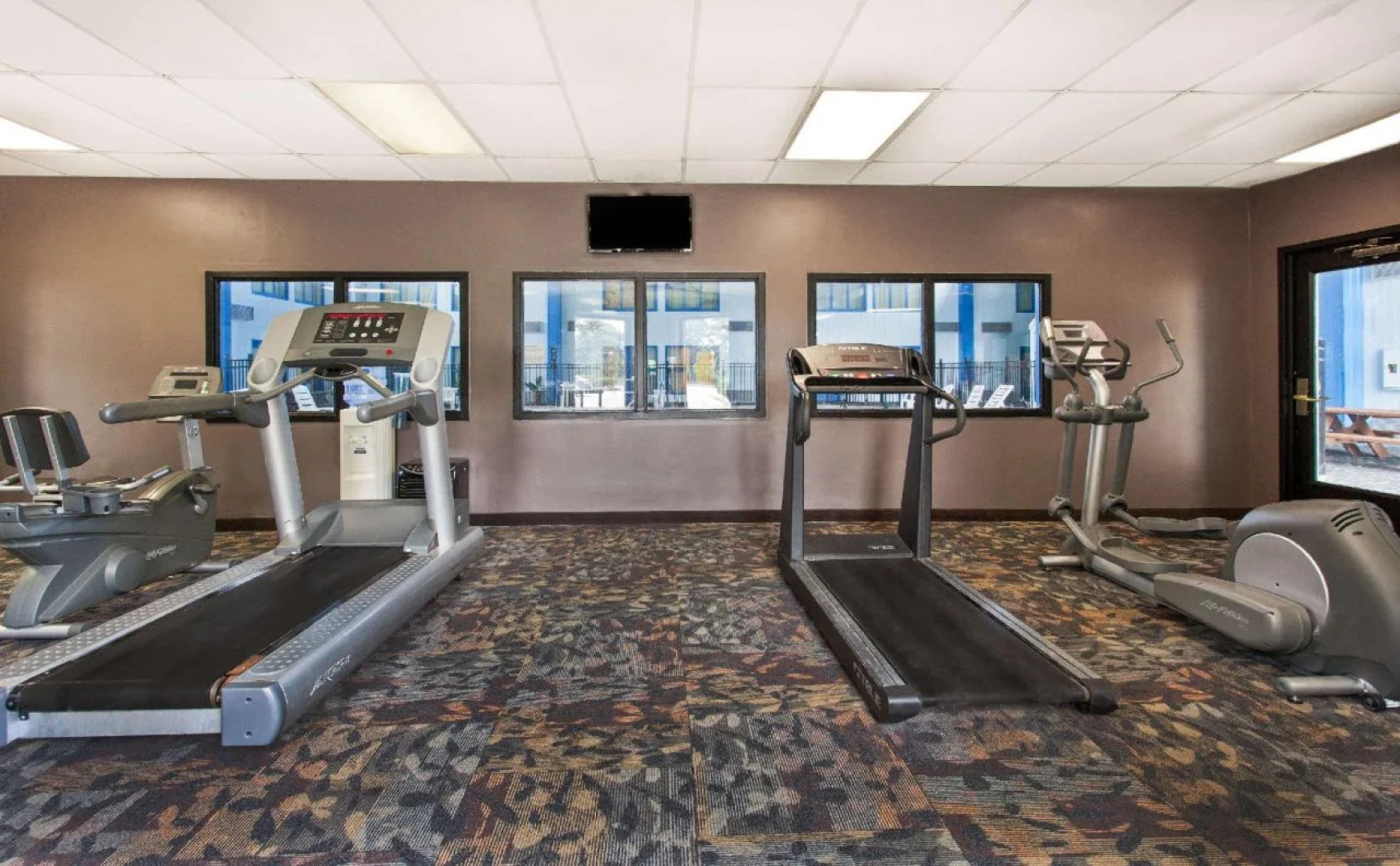 A Victory Hotel & Suites