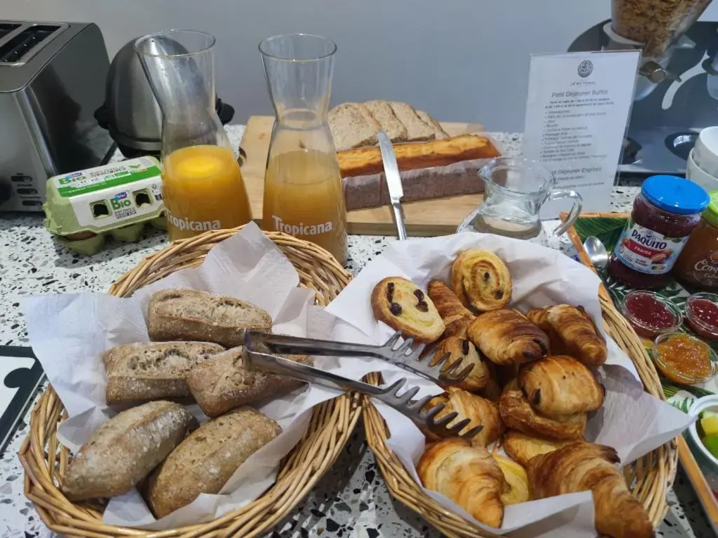 Hotel Le National Clichy Paris