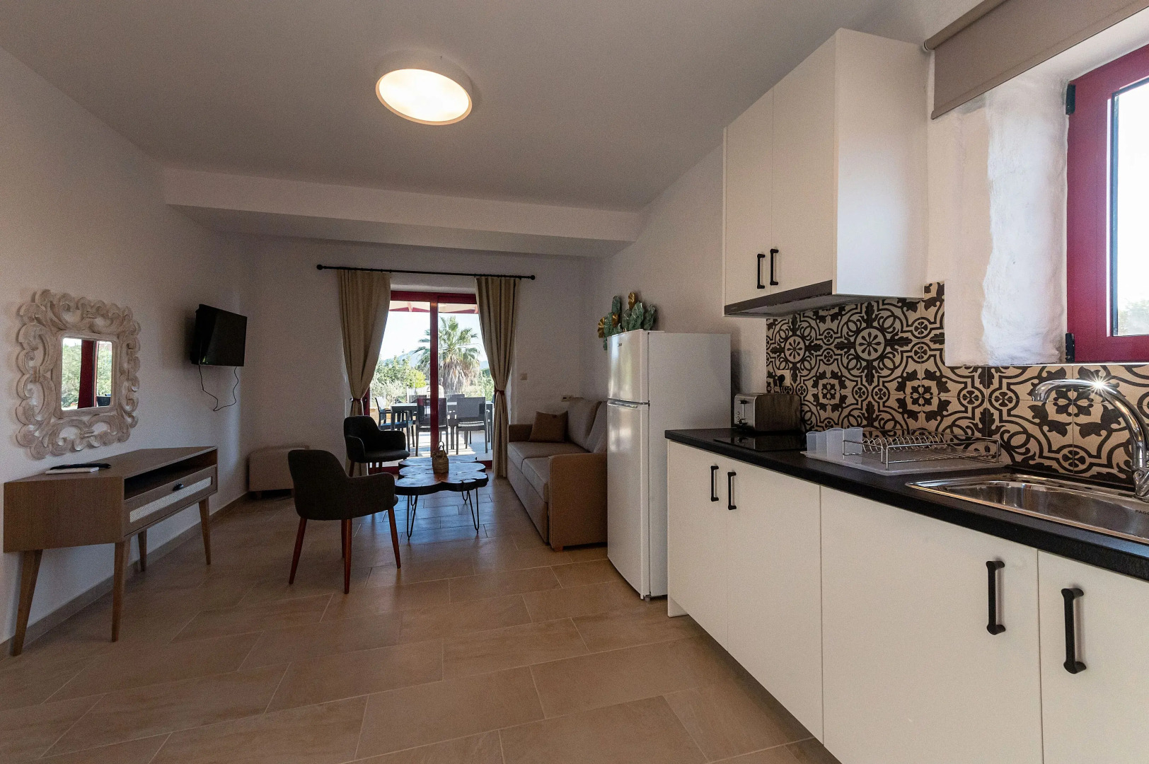 Abeloessa Methonian Hospitality